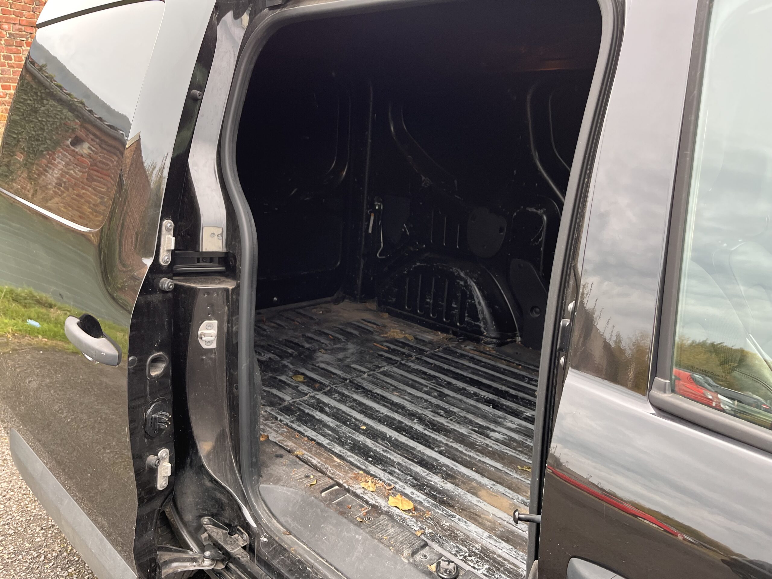 RENAULT Express Van 1.5 Blue dCi 95ch Confort 11