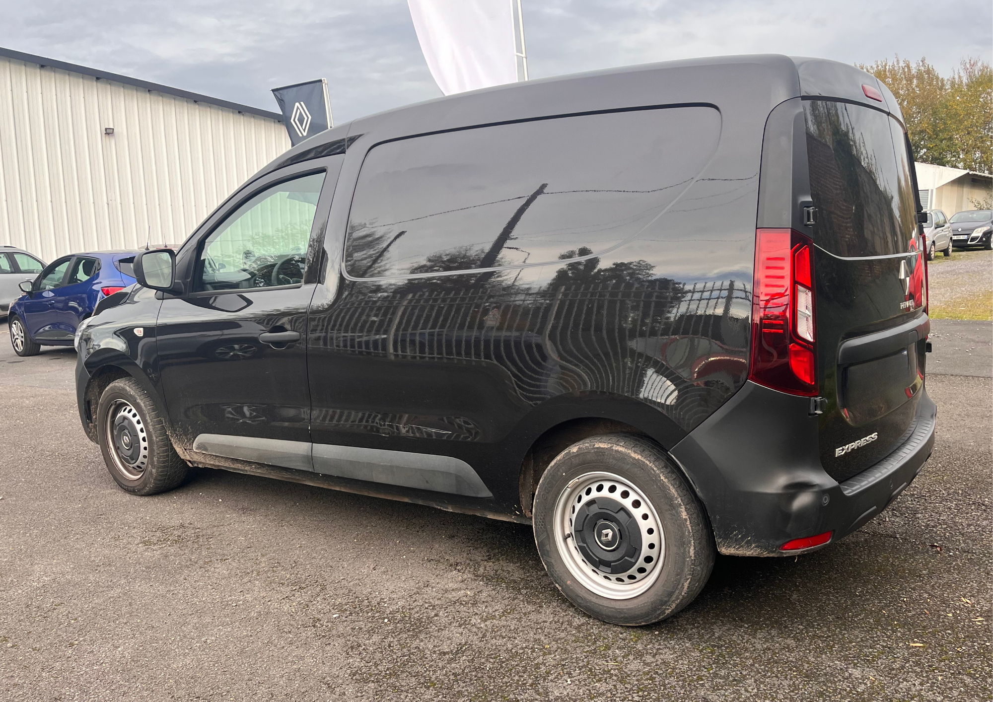 RENAULT Express Van 1.5 Blue dCi 95ch Confort 4