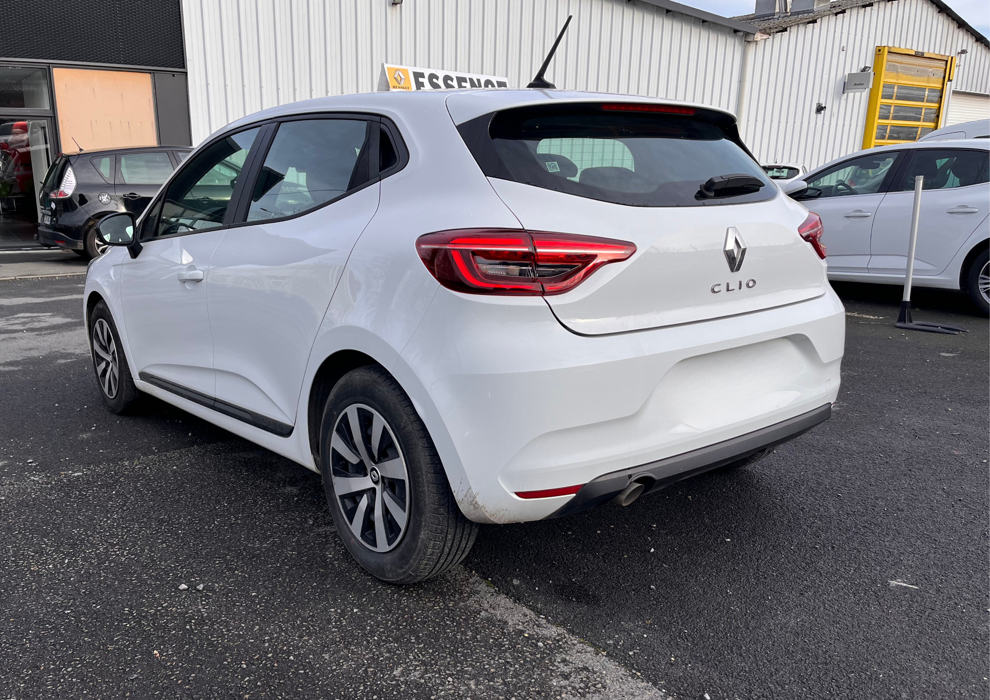 6033 RENAULT Clio 1.0 TCe 90ch Equilibre 2