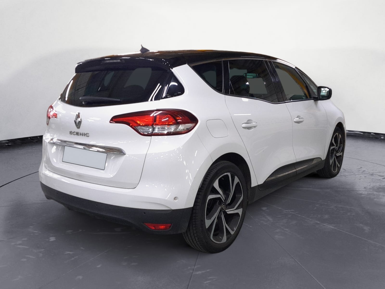 photo-1771227311320-4