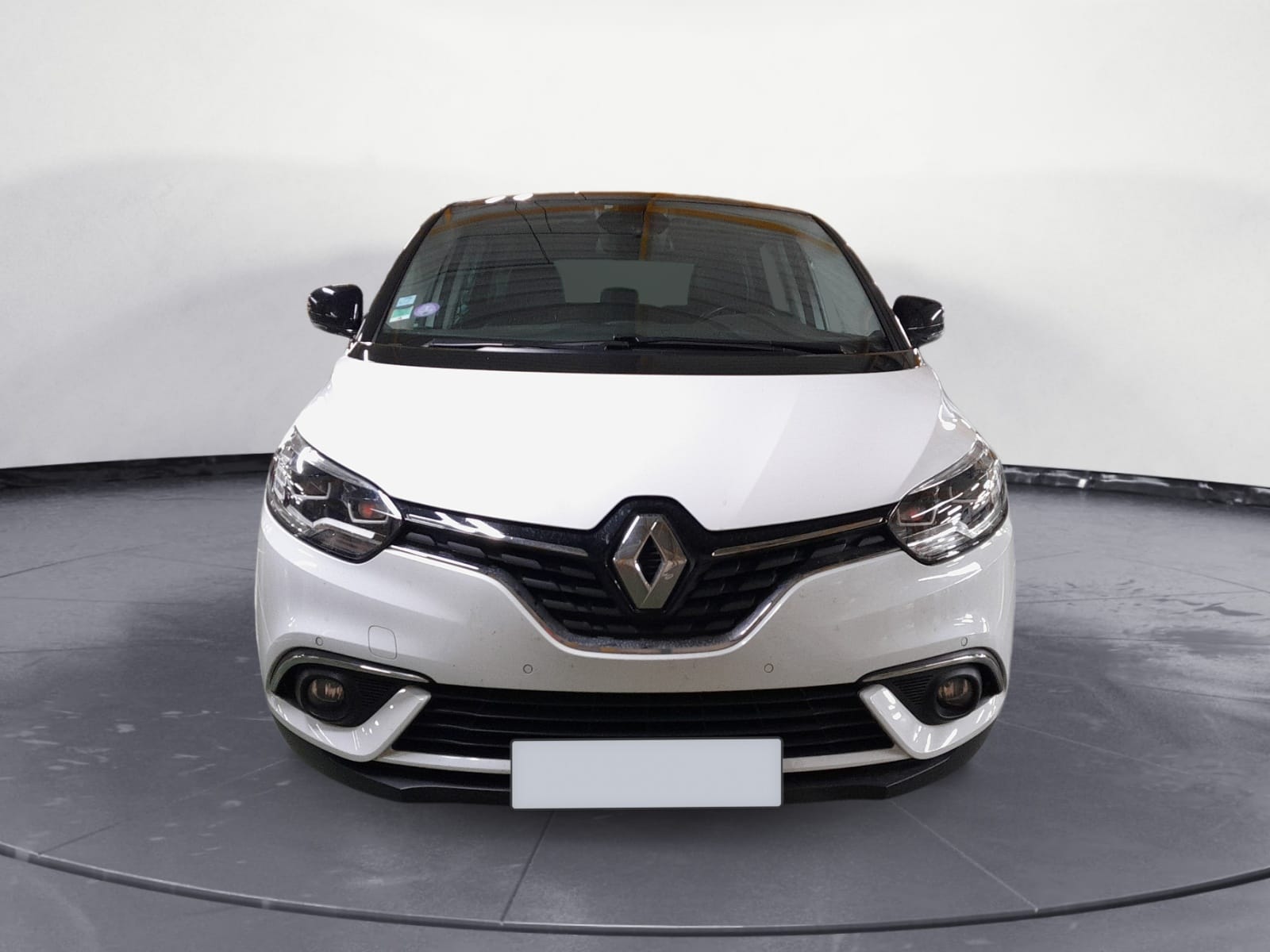 photo-1771227311320-7