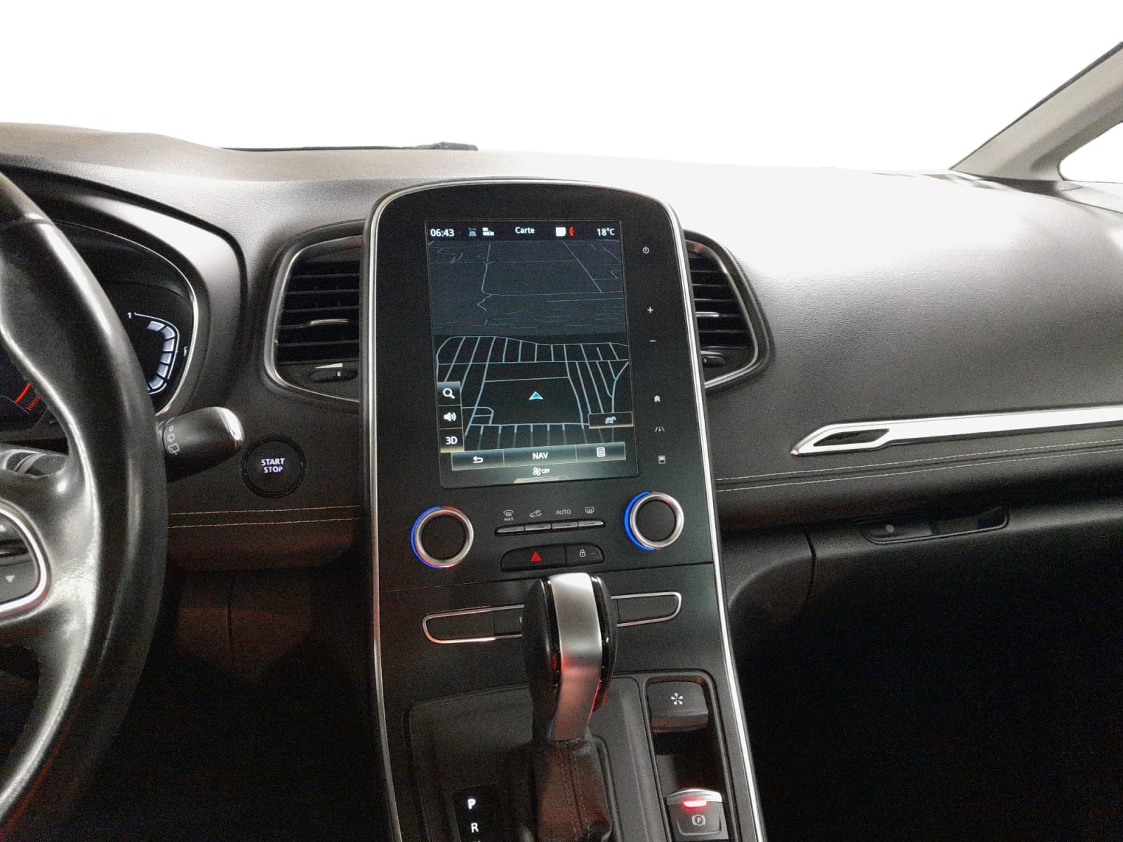 photo-1771227311322-15